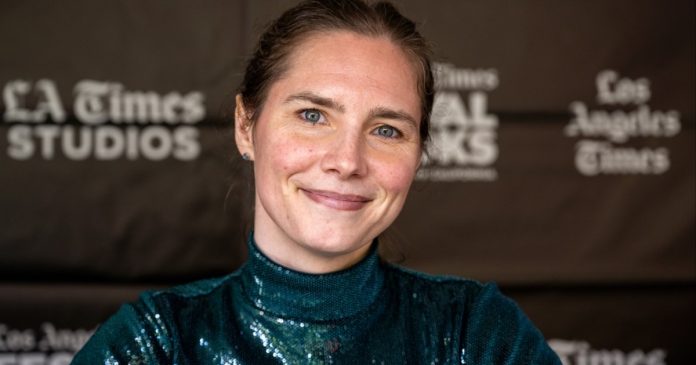 MixCollage-19-Aug-2025-10-28-AM-3678.jpg ¿Cuál es la verdadera historia de Amanda Knox que inspiró la miniserie de Hulu?