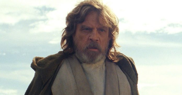 Mark-Hamill-on-Feeling-Old-as-Star-Wars-Marks-Major-Milestone.jpg Mark Hamill habla de sentirse