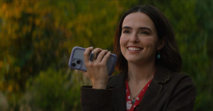 La nueva comedia romántica de Netflix de Zoey Deutch obtiene un primer vistazo antes de su lanzamiento 
