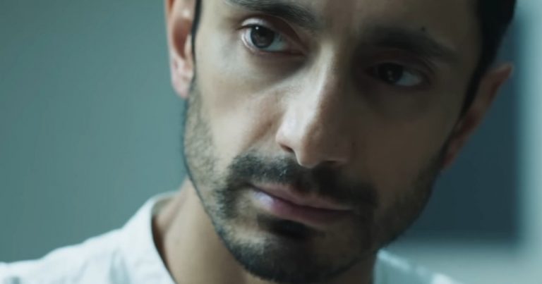 La película moderna de William Shakespeare de Riz Ahmed llega hoy a formato digital
